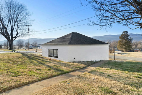 Garage sideview