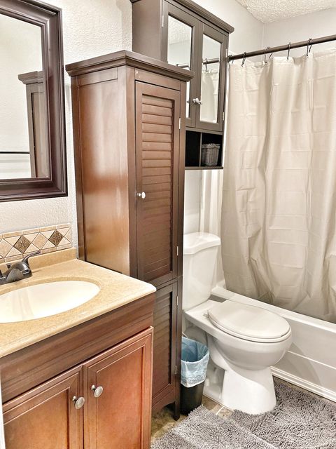 Full Guest Bath with tub & shower.