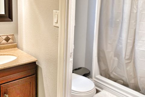 En Suite Master Bathroom