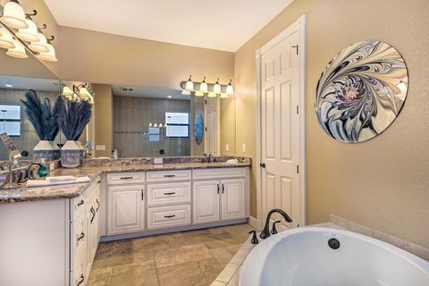 Luxury touches in the deluxe ensuite bathroom