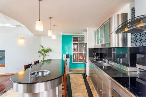 Gourmet kitchen with breakfast bar