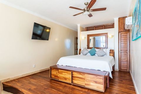Master with deluxe linens & TV 