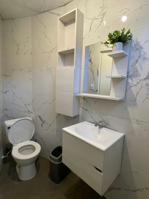 Bathroom for bedroom 2