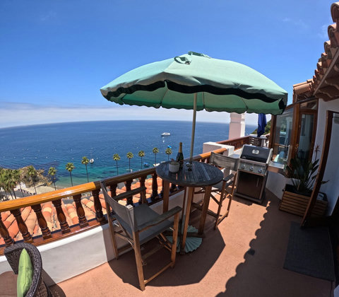 - Fire up the grill and dine al fresco with front row views of the Pacific horizon
- Sip wine in the shade under your private umbrella, watching boats drift by
- Charming beach below and endless sky above make every sunset unforgettable