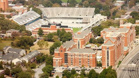 Under 5 mins to Georgia Tech and State Univ.