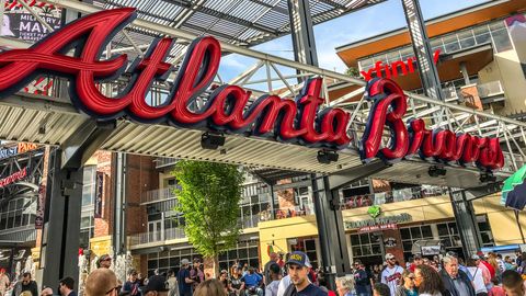 10 Mins to Braves stadium / The Battery