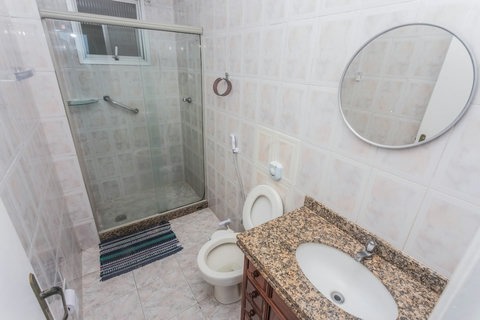 En-suite bathroom