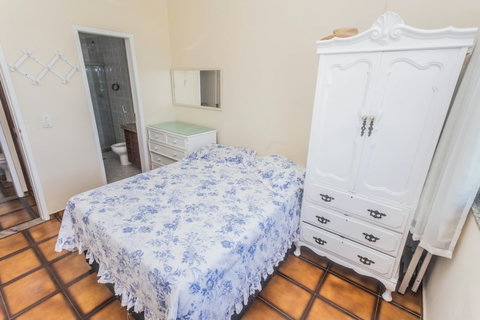 Suite bedroom