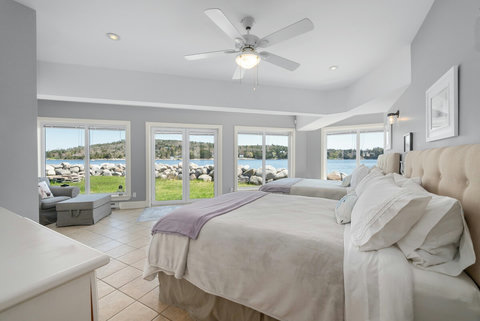 VIP room. Two queen beds, 2.5 shared bathrooms. 