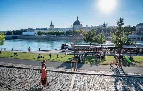 Les berges du rhone a 100 metres de votre appartement