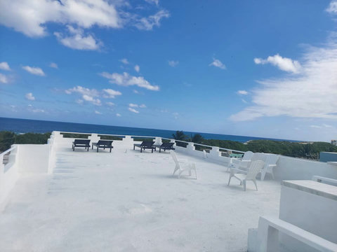 1600 Square Feet Rooftop Access