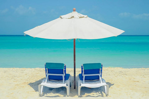 7 Minutes Away North Beach!!