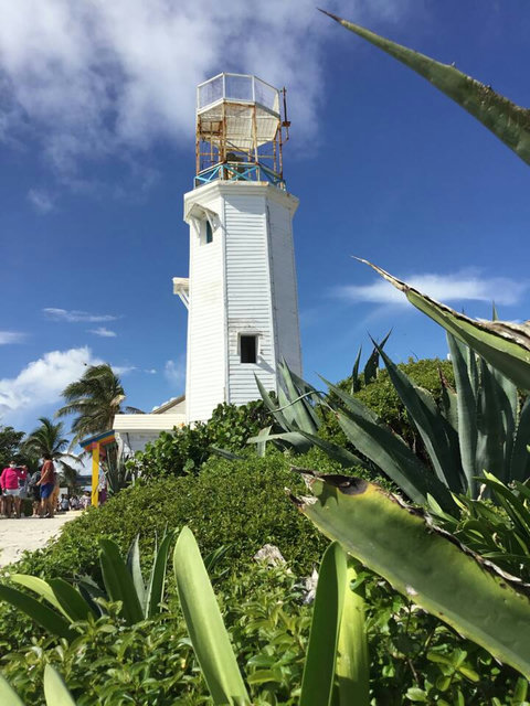 Punta sur. South of the island