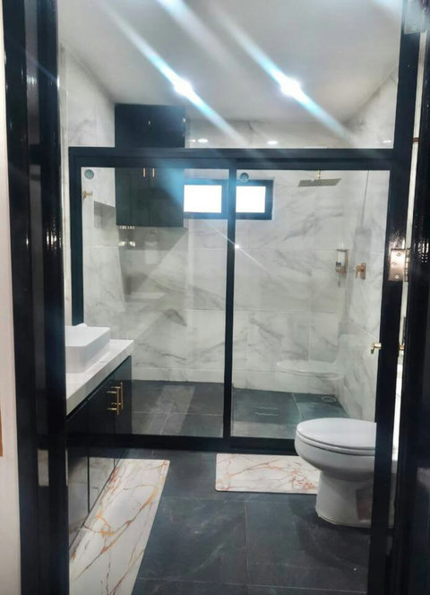 Extra Large Hot or Cold Shower