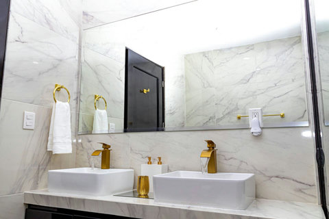 Gold & Marble Modern Bathroom
