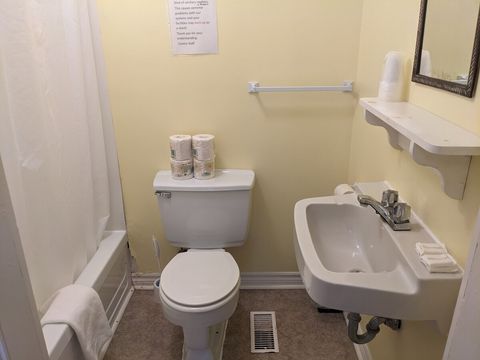 Full Bathroom #8