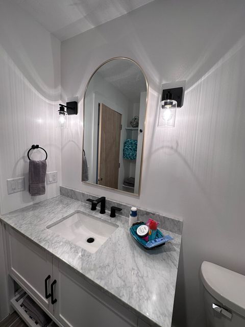 Bathroom vanity