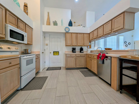 Spacious Concept Kitchen/Dining  & Living for family quality time!