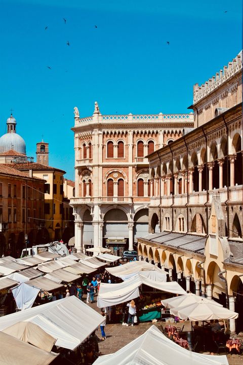 Piazza Della frutta 