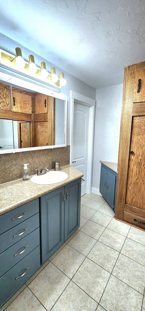 Master bath has privacy toilet room.