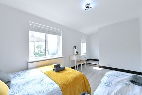 Main Bedroom
Double bed + single bed