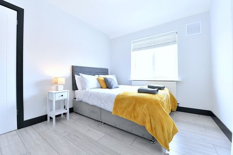 Second Bedroom
Double bed 