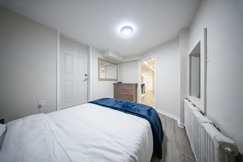 Rest easy, recharge fully—your spacious queen retreat awaits.