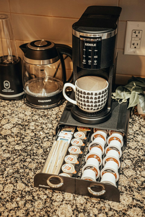 Start your Toronto day right! Our well-equipped kitchen features a coffee maker with pods, creamers & sugar provided