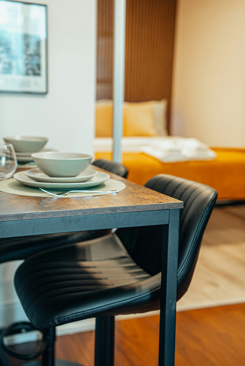 Enjoy our stylish bar table, perfect for casual meals or drinks