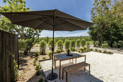 Your own private haven – total peace and quiet, tucked away off the road.
