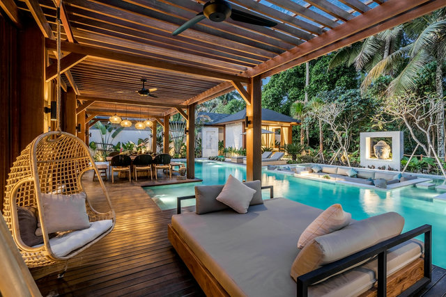Orion 5BR Villa in Ubud: Pool and Jungle View 2