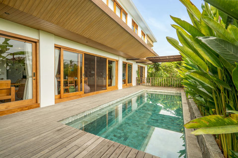 Shared swimming pool to rest and relax