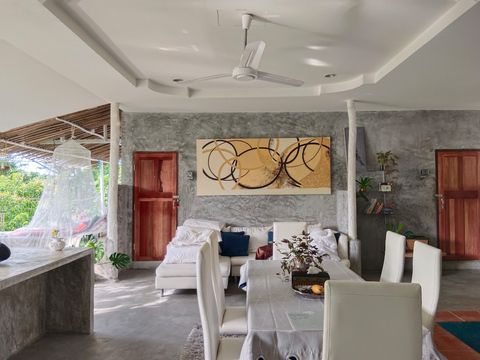 Living room morning light, Eating table with 6 chairs. You can enjoy, sharing happy moments from morning til late night at this area :)