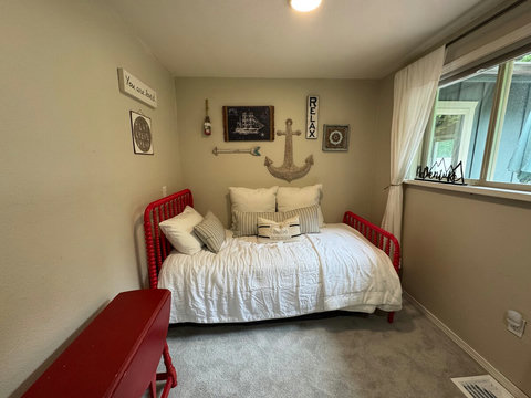 Twin room with extra mattress option