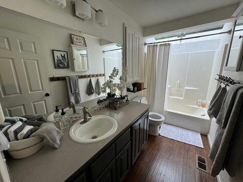 Clean, well-maintained bathroom