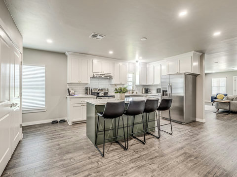 Breakfast area/Kitchen