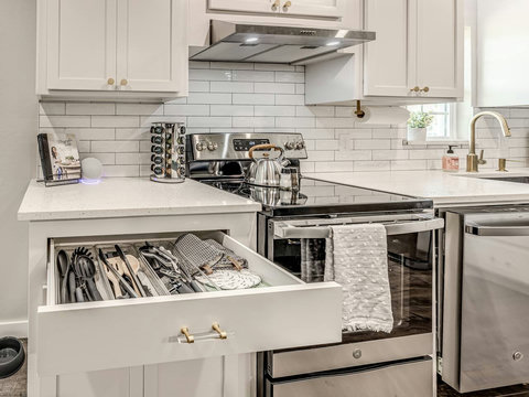 Fully equipped kitchen