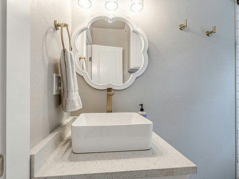 Bathroom vanity