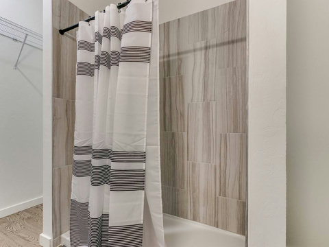 56-217 E Campbell St 211-57