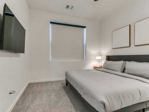 48-217 E Campbell St 211-49