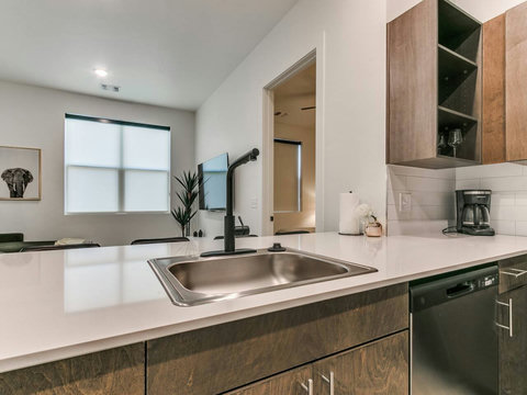 26-217 E Campbell St 211-27