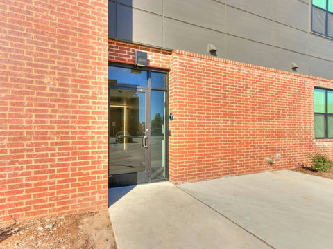 64-217 E Campbell St 211