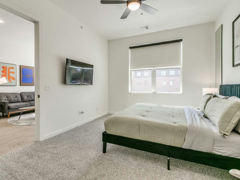 33-215 E Campbell St-33