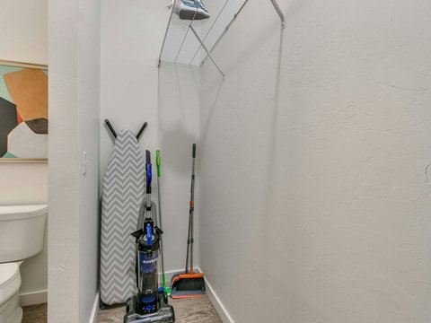 38-215 E Campbell St-38