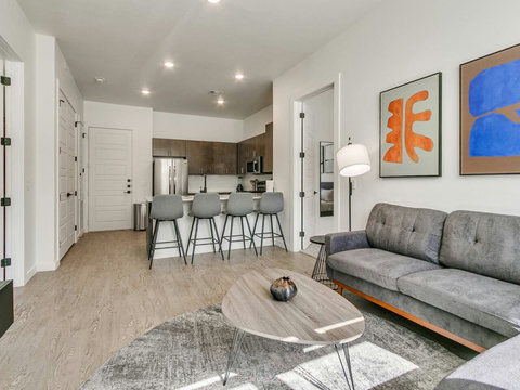 25-215 E Campbell St-25