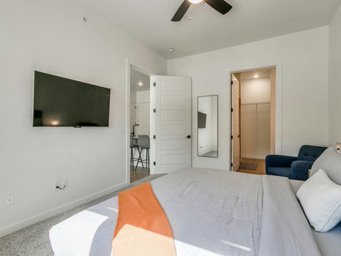 45-215 E Campbell St-45