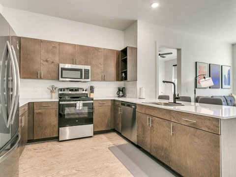 17-215 E Campbell St-17