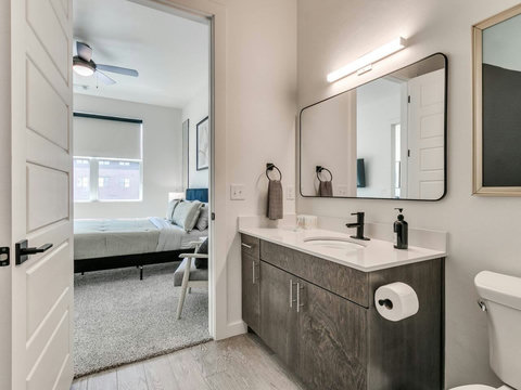 35-215 E Campbell St-35