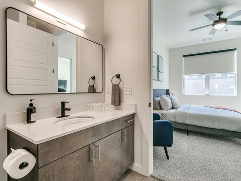 47-215 E Campbell St-47