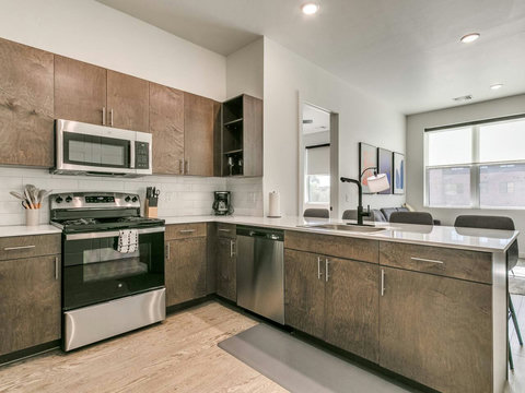 18-215 E Campbell St-18